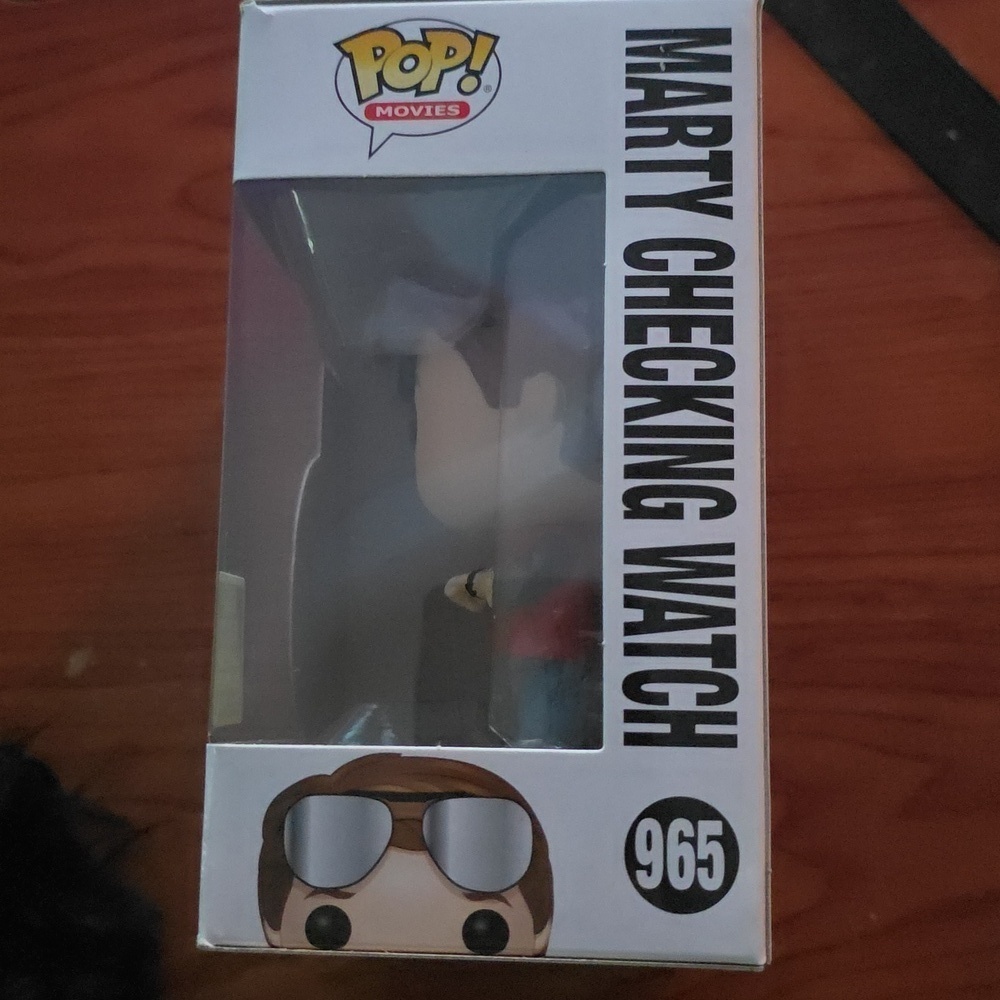 Funko Pop Marty with Red Jacket and Blue Jeans - Picture 4 of 6